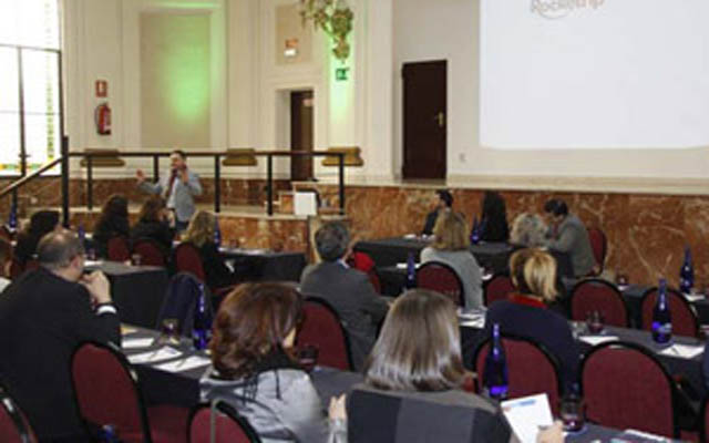 Challenges and keys to business travel during 2016.