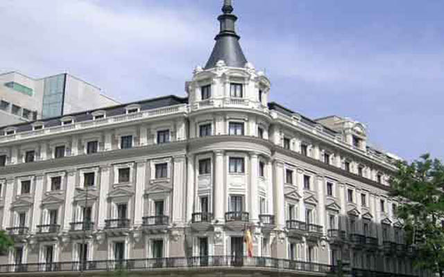 Competition fines agency management groups for price fixing