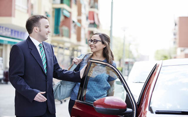 73% of Spaniards are informed of local traffic regulations for driving in another country