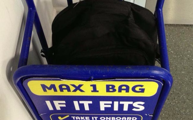 Check baggage online or at the airport? Airline restrictions and travel tips