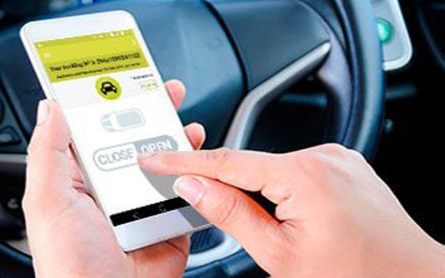 The rent-a-car faces the challenge of hyperconnectivity for the sake of safe driving