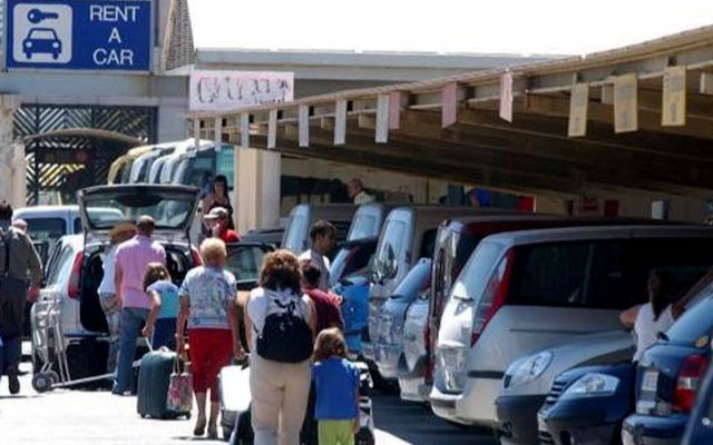 Picking up a rental car in the city costs twice as much as at the airport