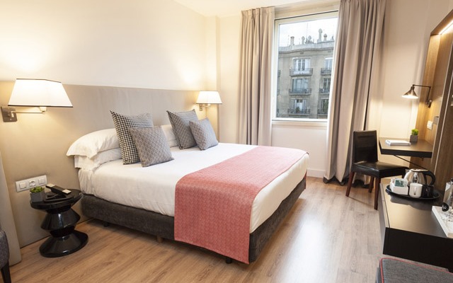 The average hotel rate in Spain remains unchanged at 99 euros.