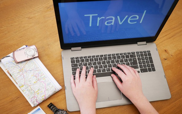 When is the best time to book in advance depending on the destination?