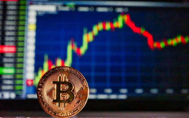 Travelers give up booking when exchange rates reach 5% of flight cost