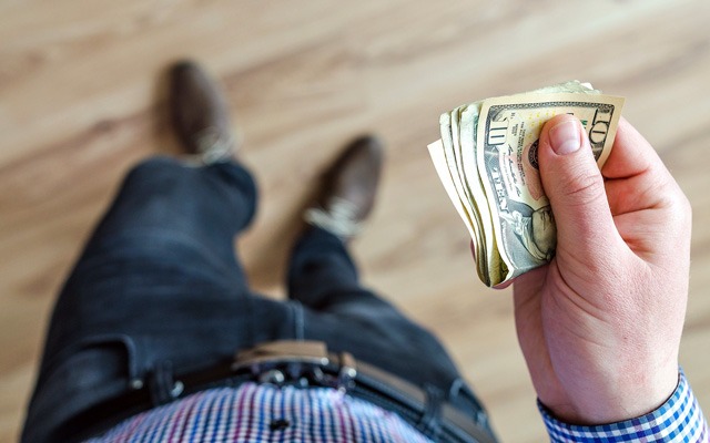 Difficulty to pay undermines the hotel experience