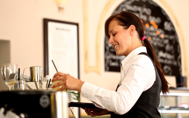 Tourism, in search and capture of qualified personnel