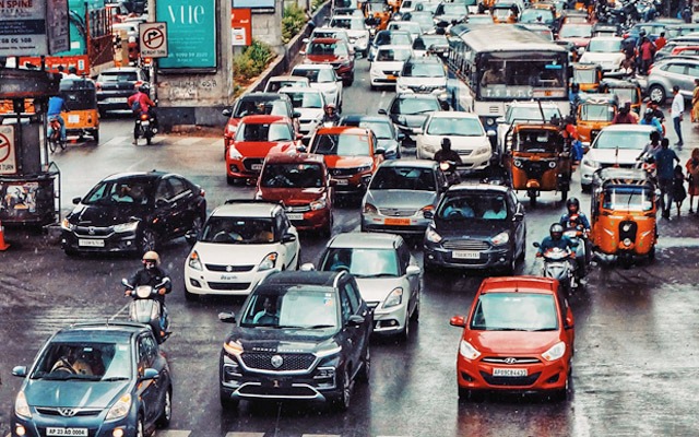 Business travelers call for a better mix of transportation modes