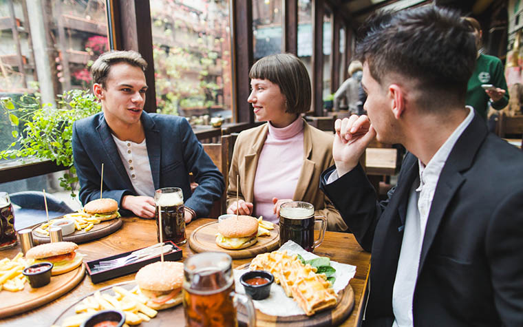 Business meals grow by 68 % in two years and take place closer to home thanks to hybrid work