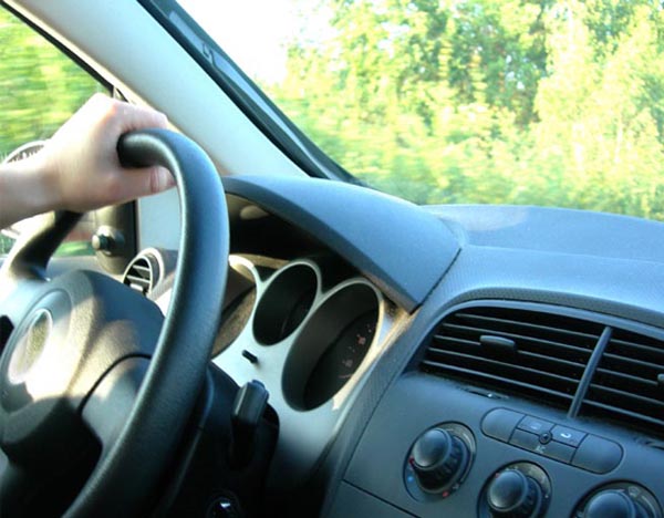 Advantages on wheels: corporate cab and rental with driver