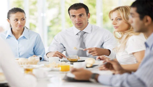 How to control spending and save VAT on business meals?