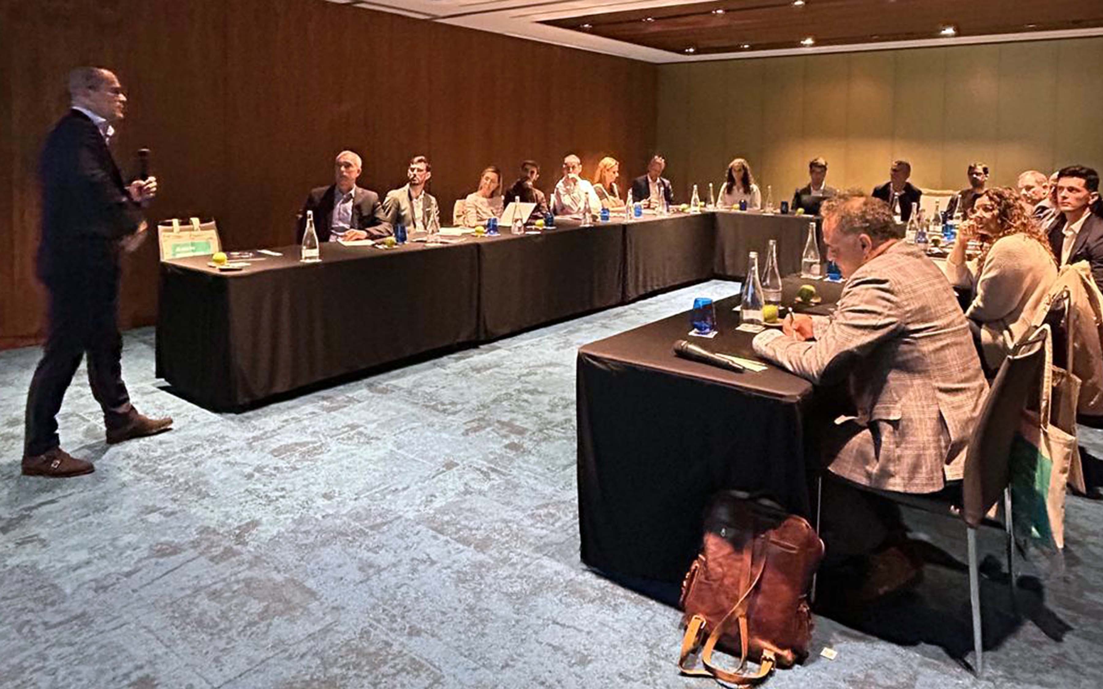 Desafios e oportunidades nas viagens de negócios para 2025_Oporto
