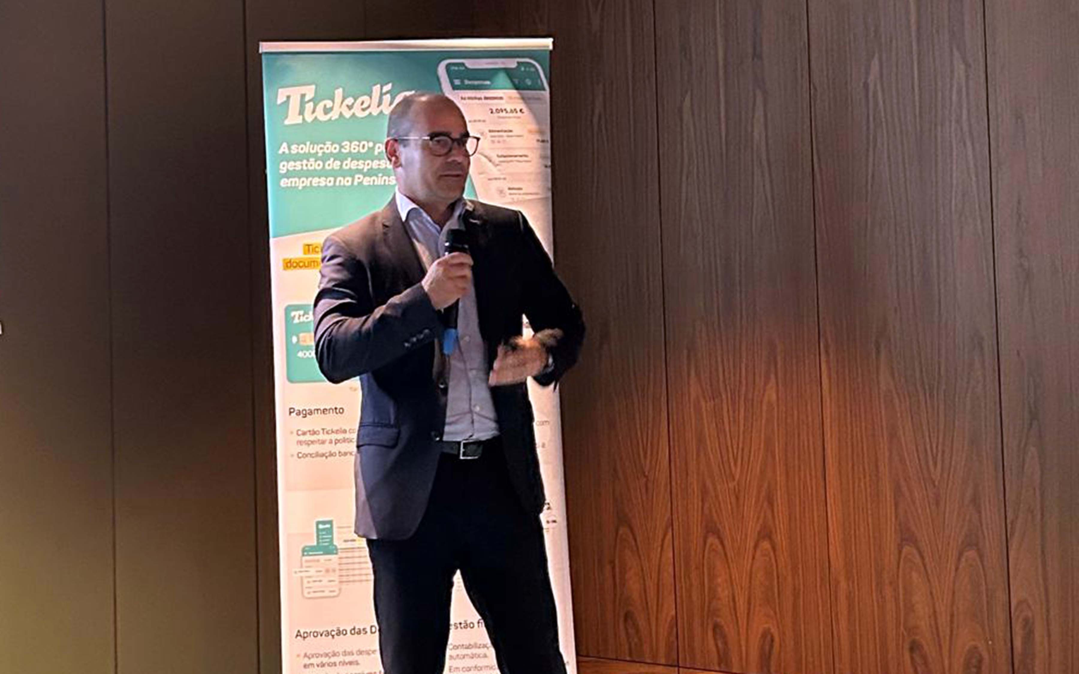Desafios e oportunidades nas viagens de negócios para 2025_Oporto