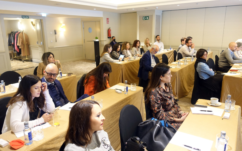Oportunidades y retos del trabajo híbrido en la movilidad de los empleados_Madrid
