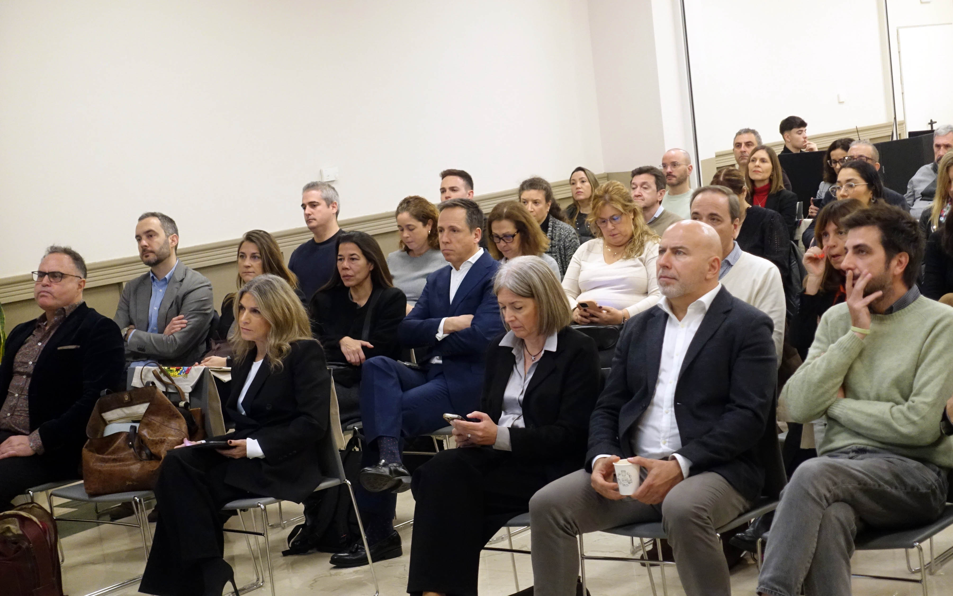 Viajar más y contaminar menos: la paradoja sostenible_Barcelona