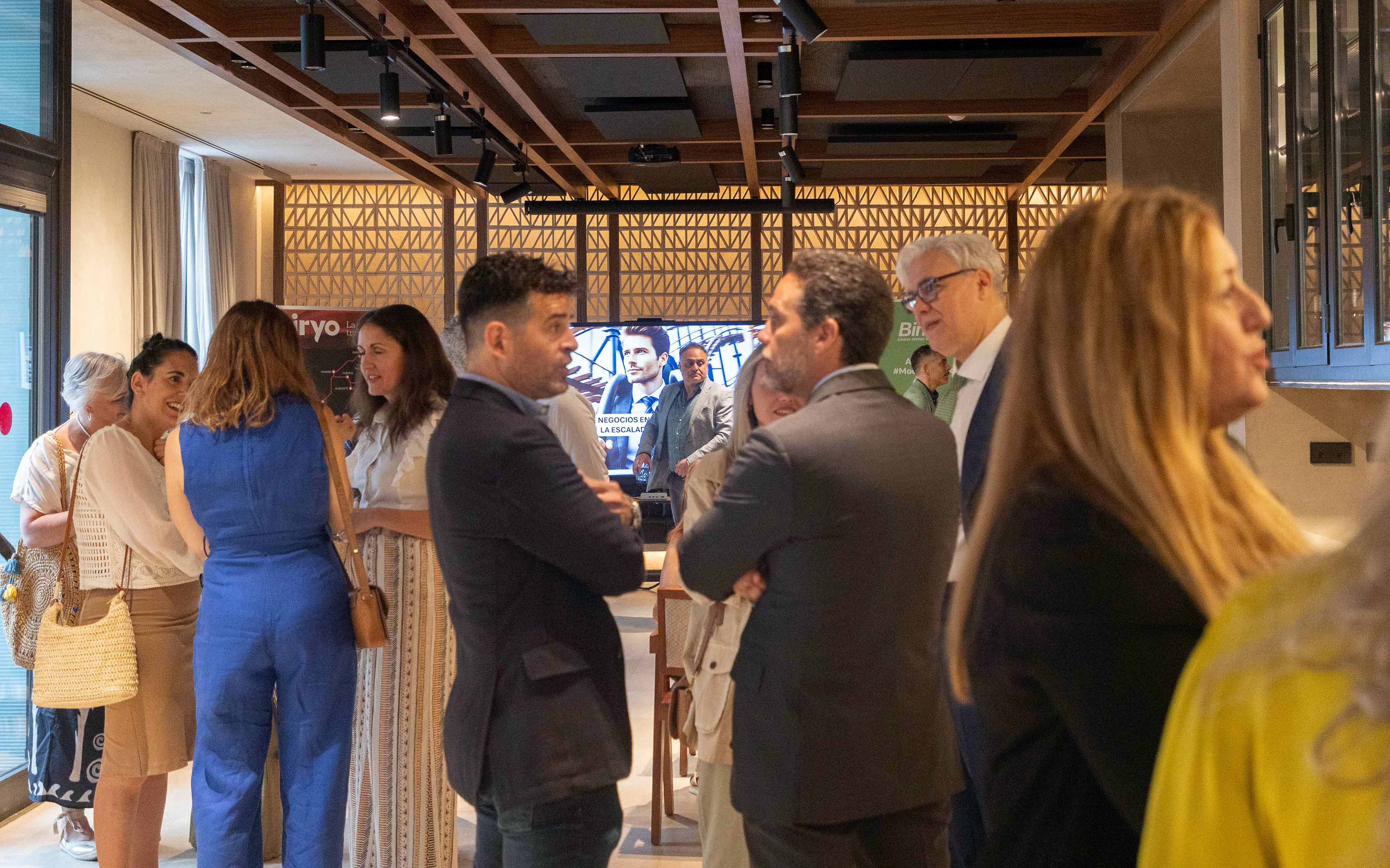 Business Travel in 2025. How to contain the price escalation?_Sevilla