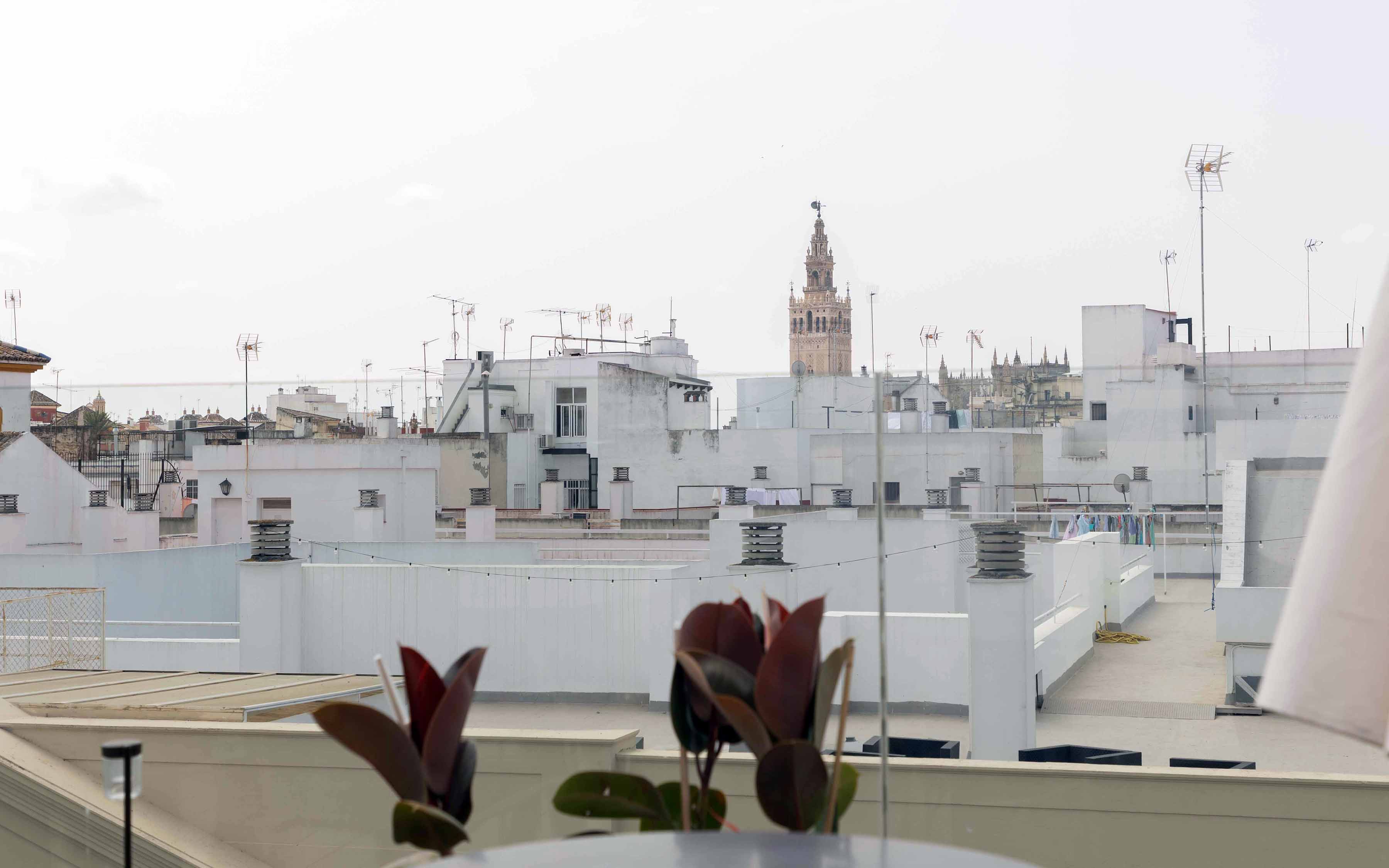 Business Travel in 2025. How to contain the price escalation?_Sevilla